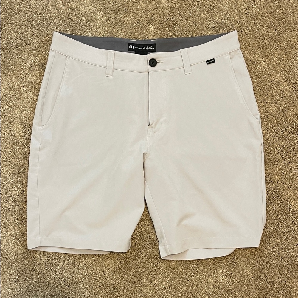 Travis Mathew Men's Cream Flat Front Shorts